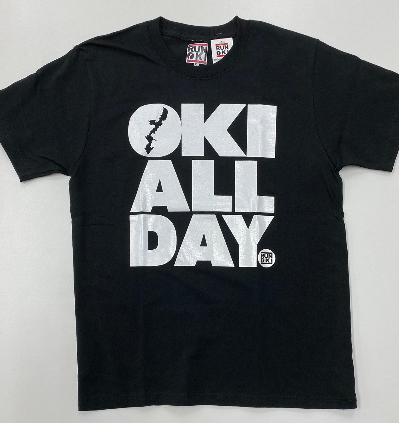 OKI ALL DAY BASIC LOGO T-SHIRT : 4 COLOR – RUNOKI